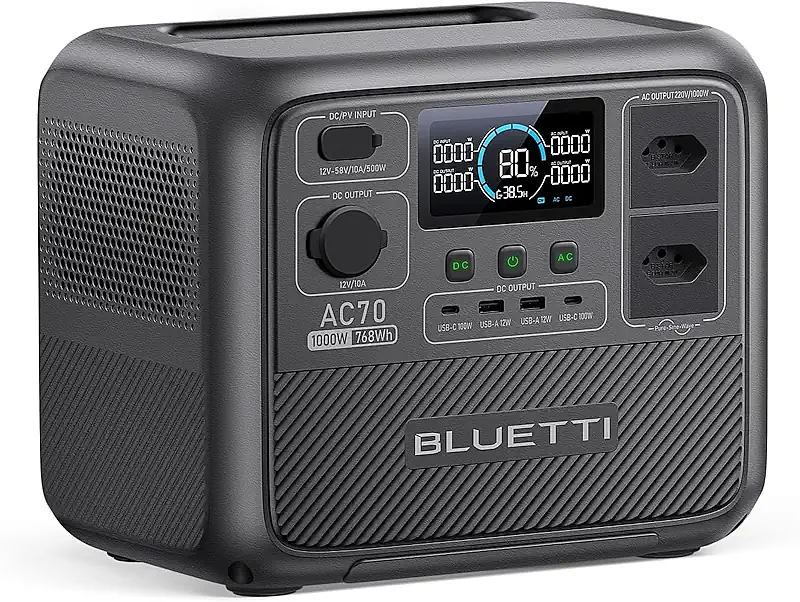 Visão frontal do BLUETTI AC70 ligado